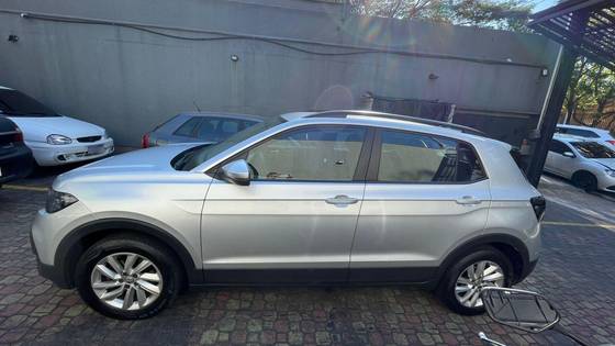 VOLKSWAGEN T-CROSS 1.0 200 TSI TOTAL FLEX AUTOMÁTICO VOLKSWAGEN T-CROSS 1.0 200 TSI TOTAL FLEX AUTOMÁTICO